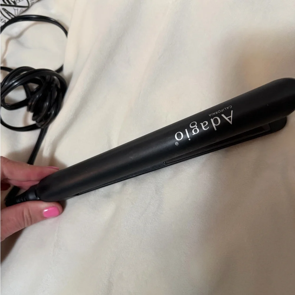 Adagio Sleek Black Mini Hair Straightener